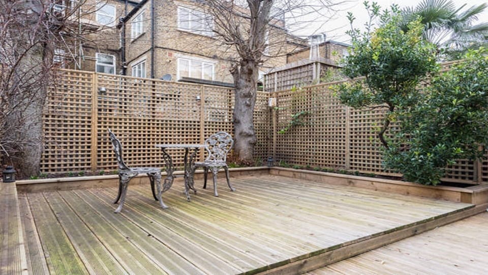 An urban oasis creates a magical scene magical scene for a nightcap.