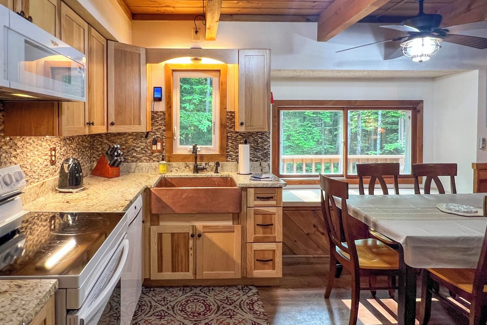 Dining Table | Dishware & Flatware Provided