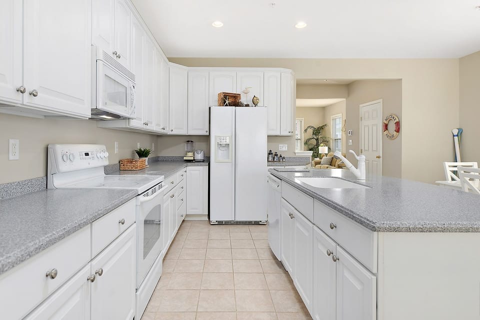 Full-Size Kitchen