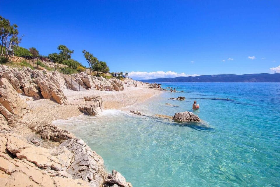 Nearby beaches