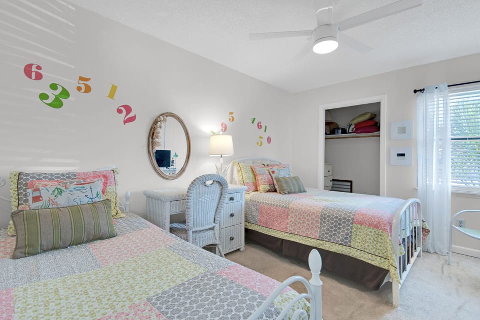 Guest Bedroom with Flatscreen