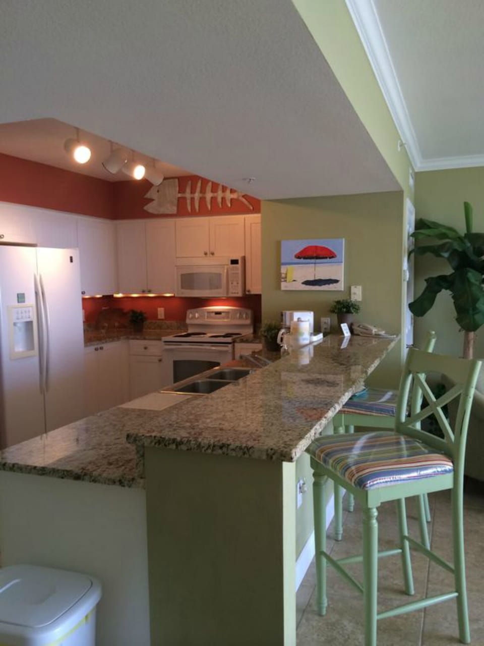 Our kitchen has EVERYTHING! Keurig and standard, blender, fully stocked. 
