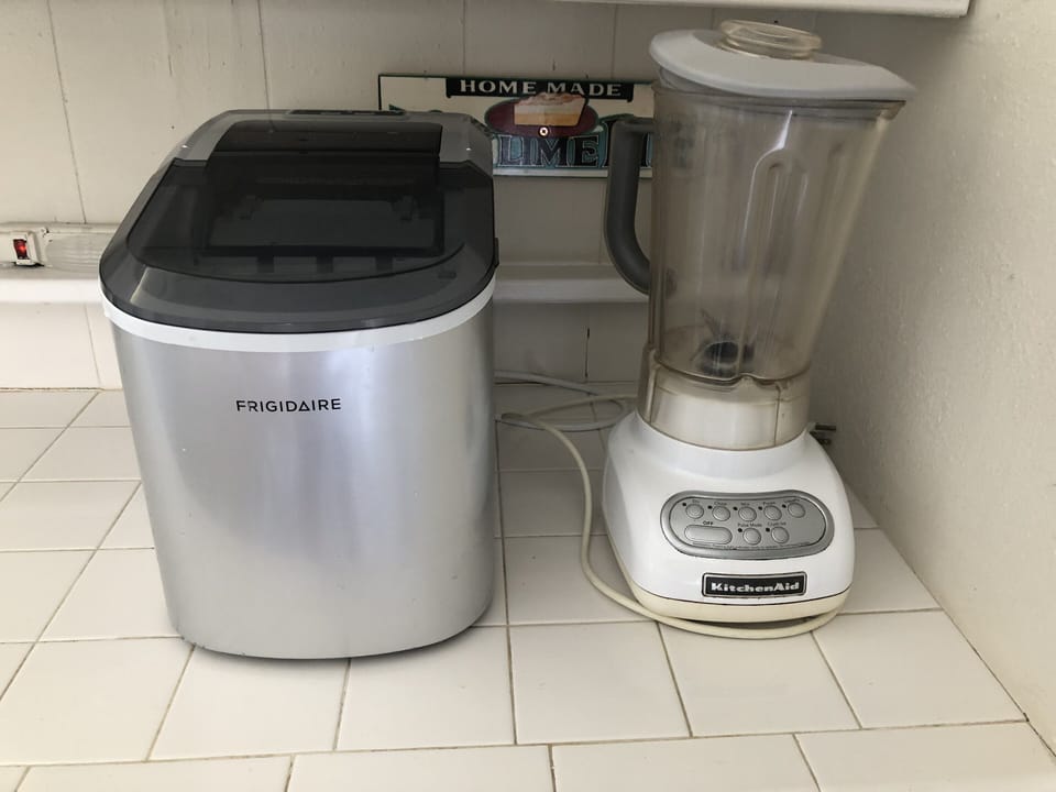 Additional ice maker & KitchenAid blender