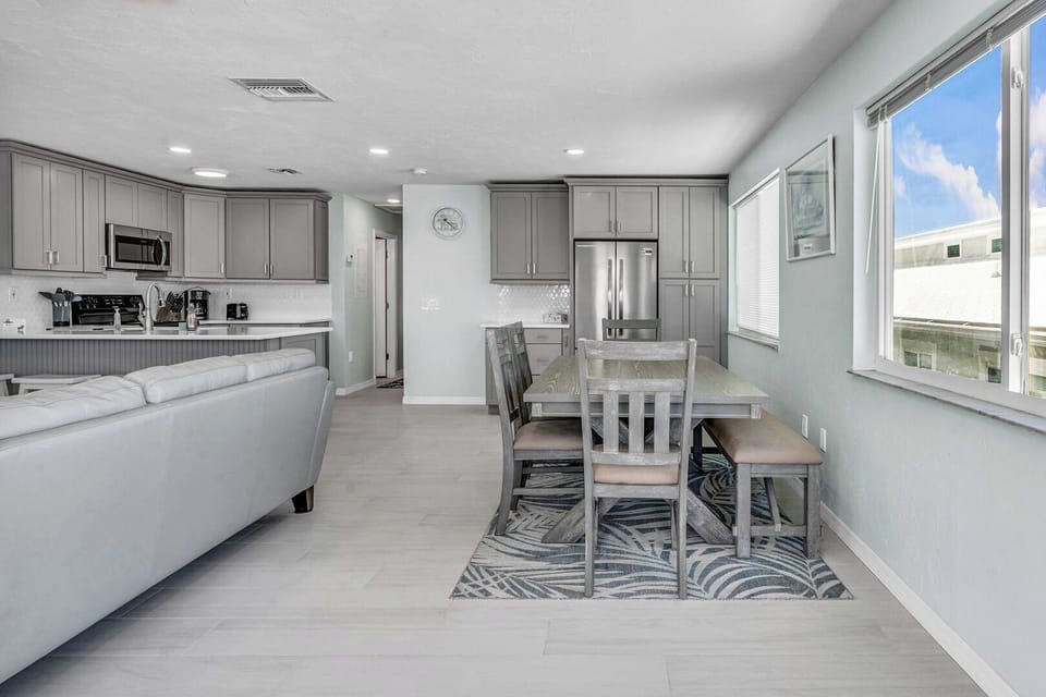 Living area plus dining view 2
