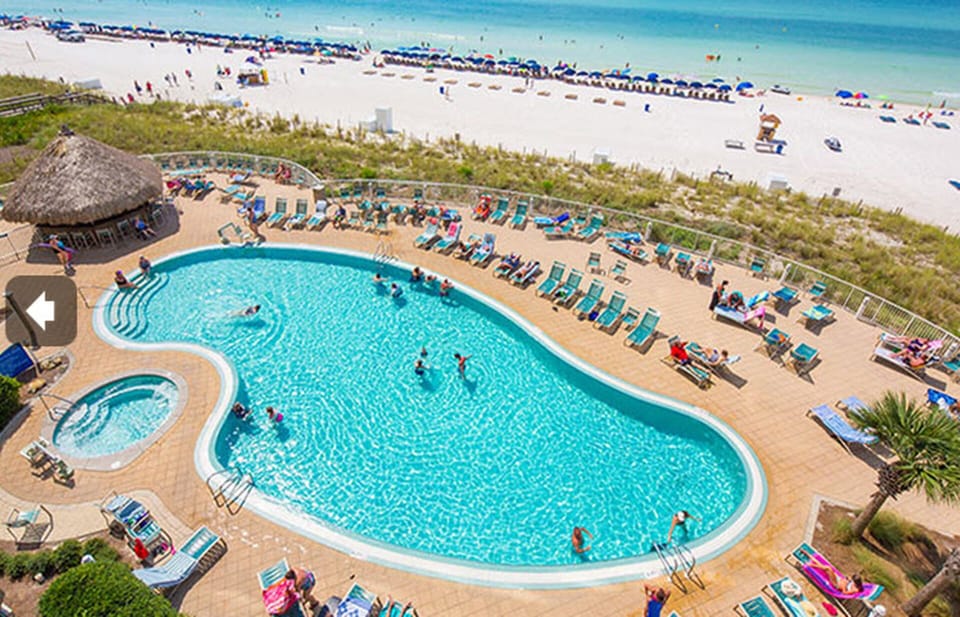 Beachfront pool and bar