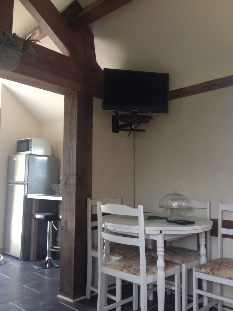 French TV & UK freeview channels, DVD 