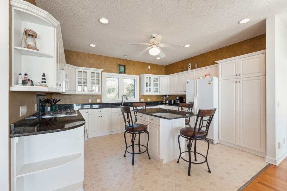 Fully Stocked Kitchen