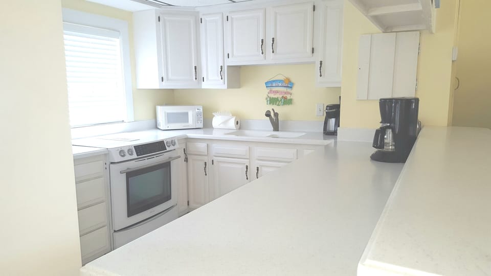 Big kitchen with everything you need 