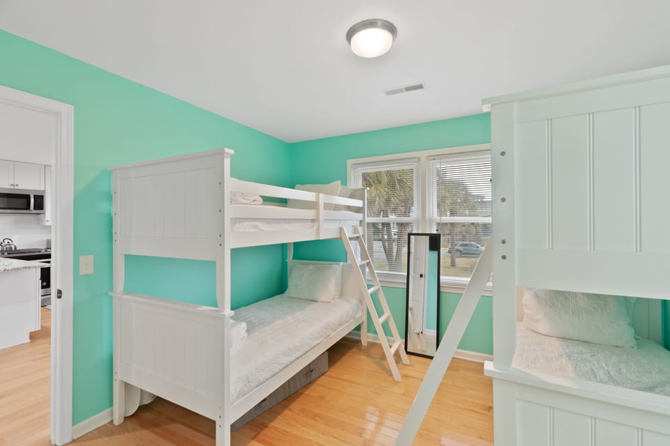 Street Side Bunk Bedroom 4