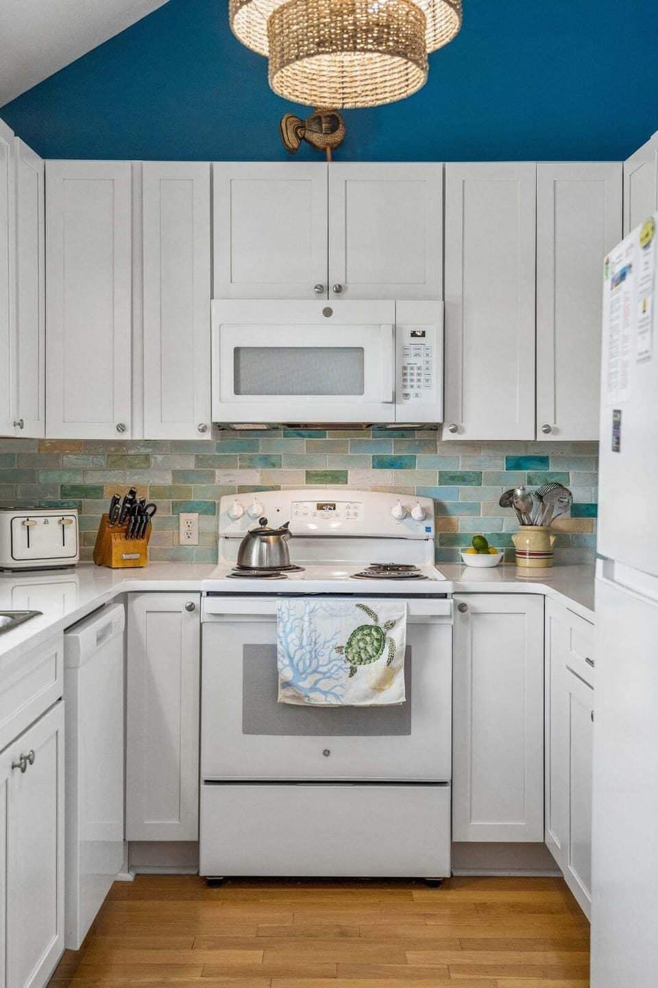 Fully Stocked Kitchen