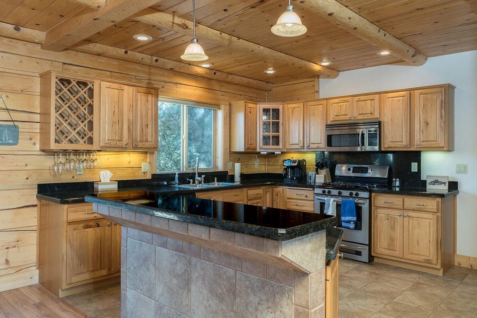 A modern kitchen with everything you need!