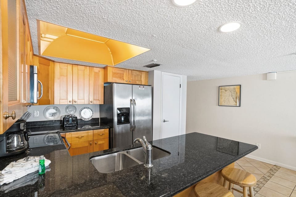 Sandy Shores 304 Kitchen