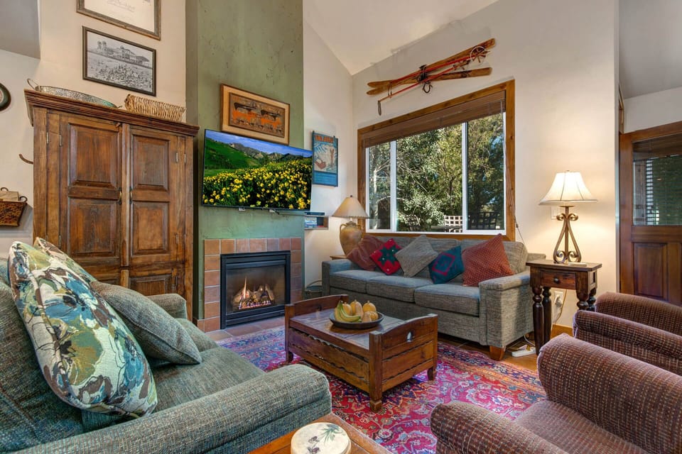 Vacation Rentals in Park City at Three Kings 8: Living room - gas fireplace and TV