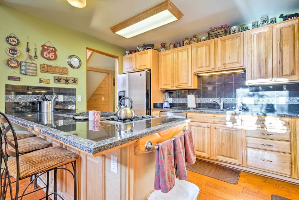 Kitchen | Cooking Basics | Coffee Maker | Paper Towels/Trash Bags Provided