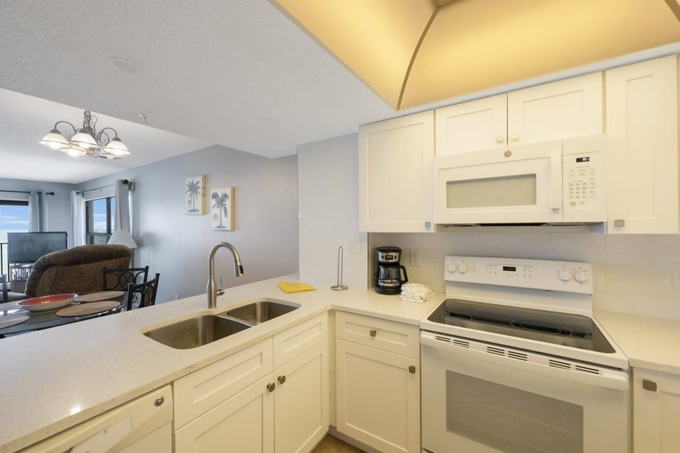 Sandy Shores 305 Kitchen