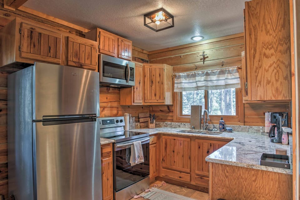 Kitchen | Main Level | Fully Equipped