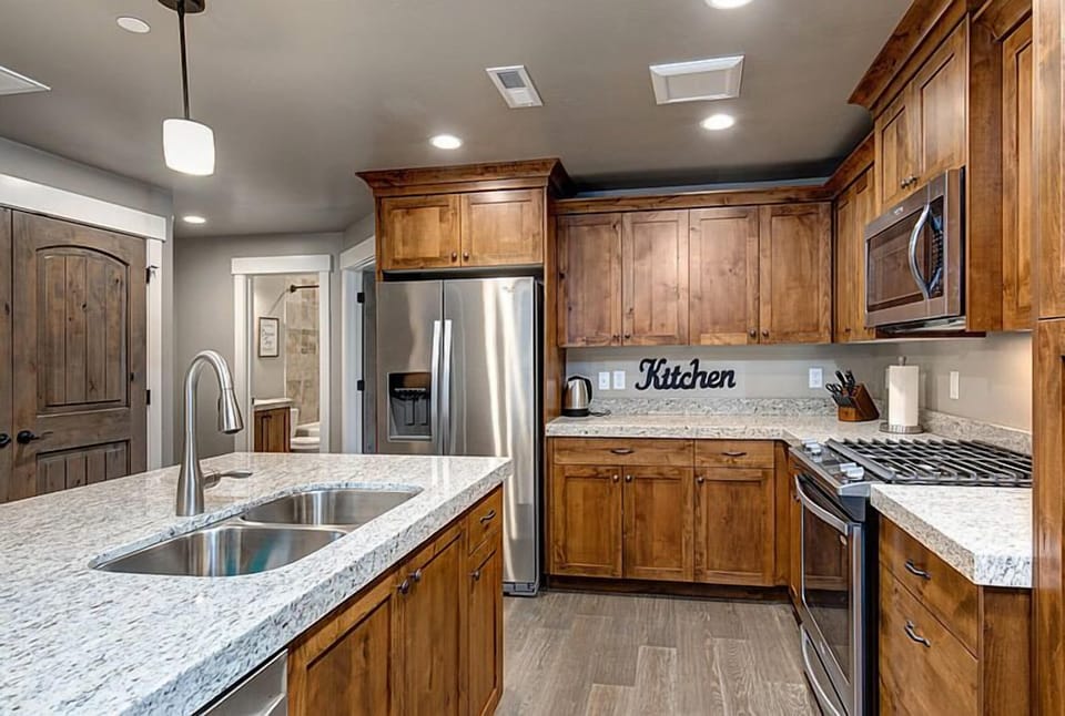 Parks Edge 13623: Kitchen