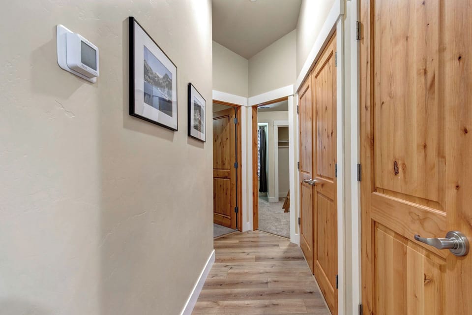 Bear Hollow Village 5610