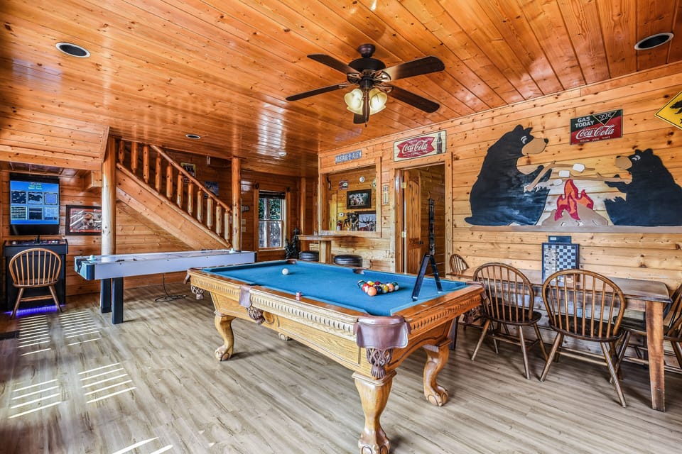 Furniture, Table, Indoors, Ceiling Fan, Screen