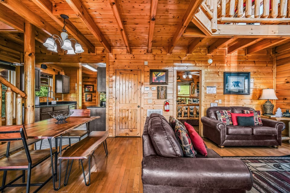 Indoors, Furniture, Living Room, Hardwood, Couch