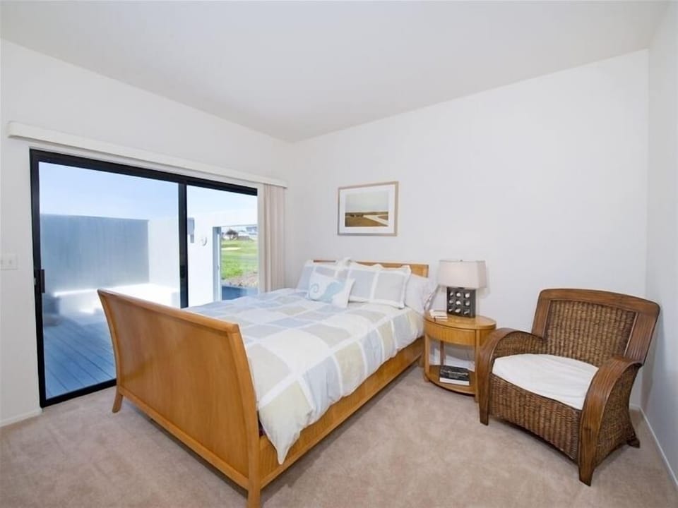 Private deck with view of 9th hole. Fire Pitt and new hot tub. King bed. 