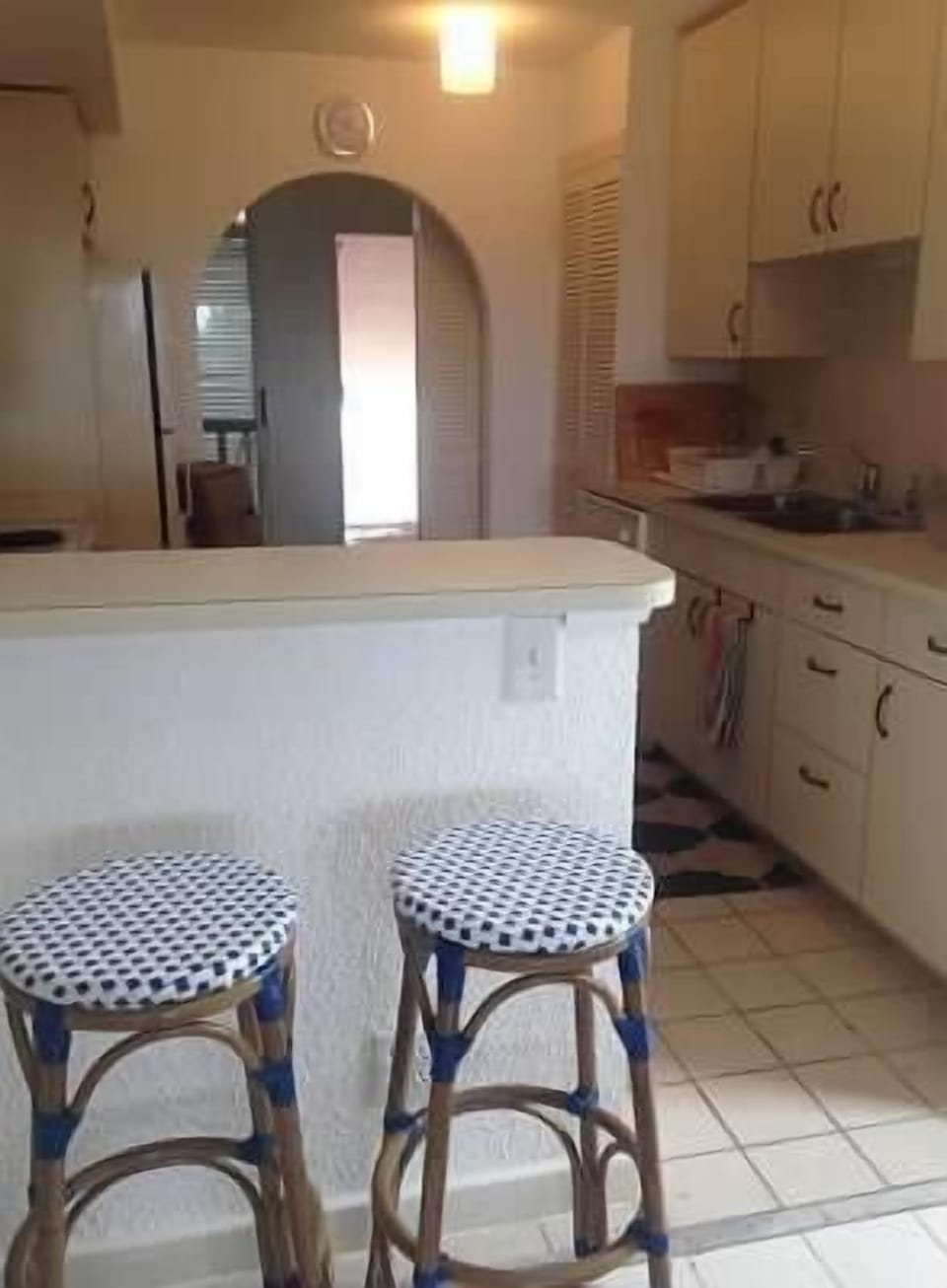kitchen, more seating at the counter. installed industrial ice maker May 2015 !! 