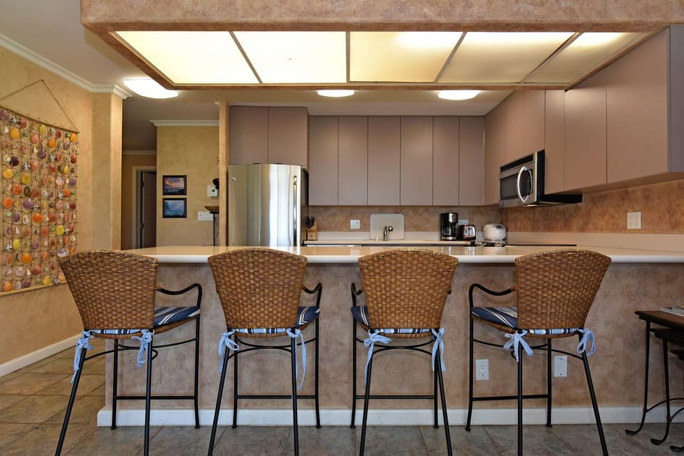 Island Seating at Kitchen Counter