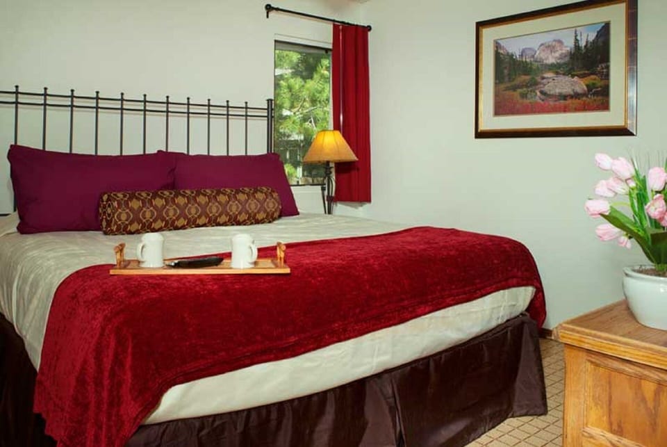 Master bedroom - King bed