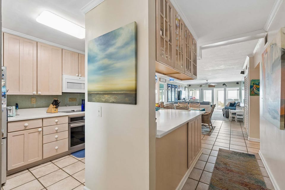 Entry to Kitchen
