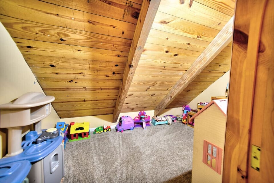 Toys in closet in Bedroom #4