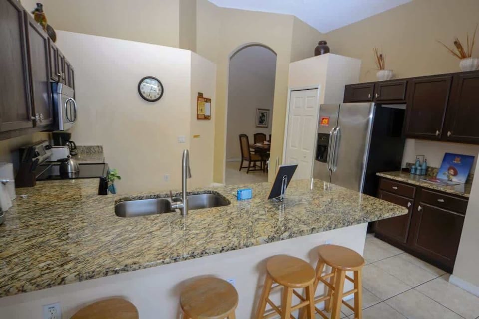 5 5-Bedroom-Orlando-Vacation-Home-near-Disney-Lake-Berkely-Resort-Kissimmee-Florida.jpg