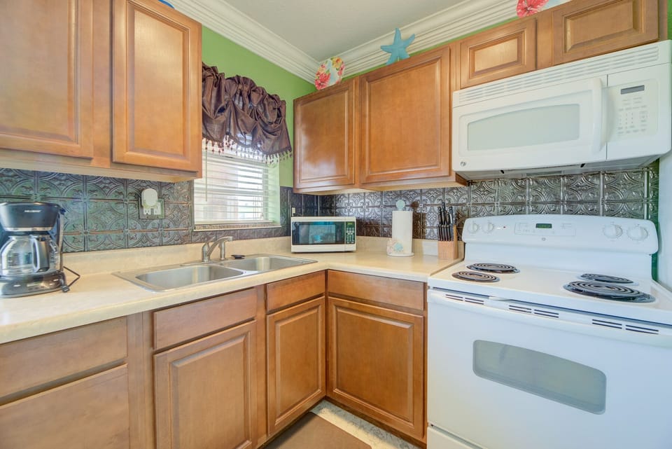 full kitchen
