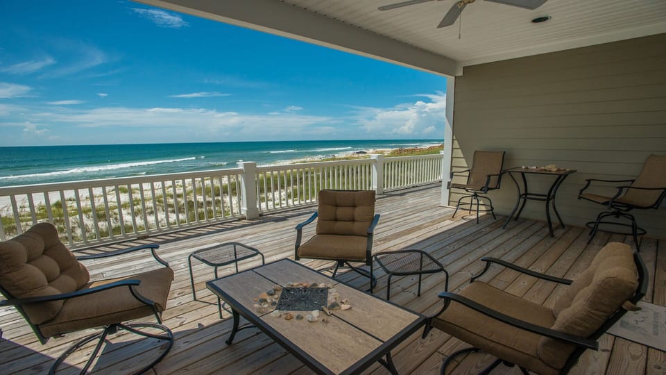 Beach view from the deck-- this area w/furniture screened in Jan '18.