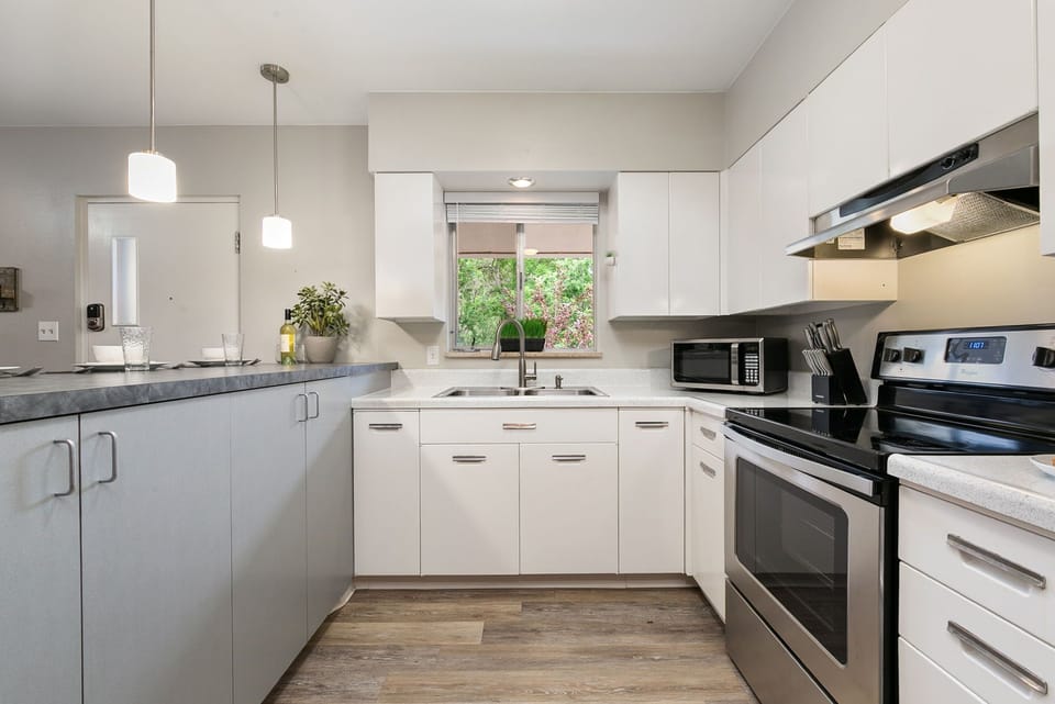 Kitchen | Everything you need for a comfortable stay!