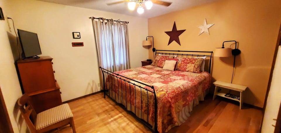 Master bedroom with King bed