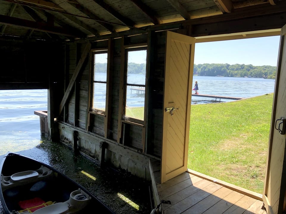 Simple boat house