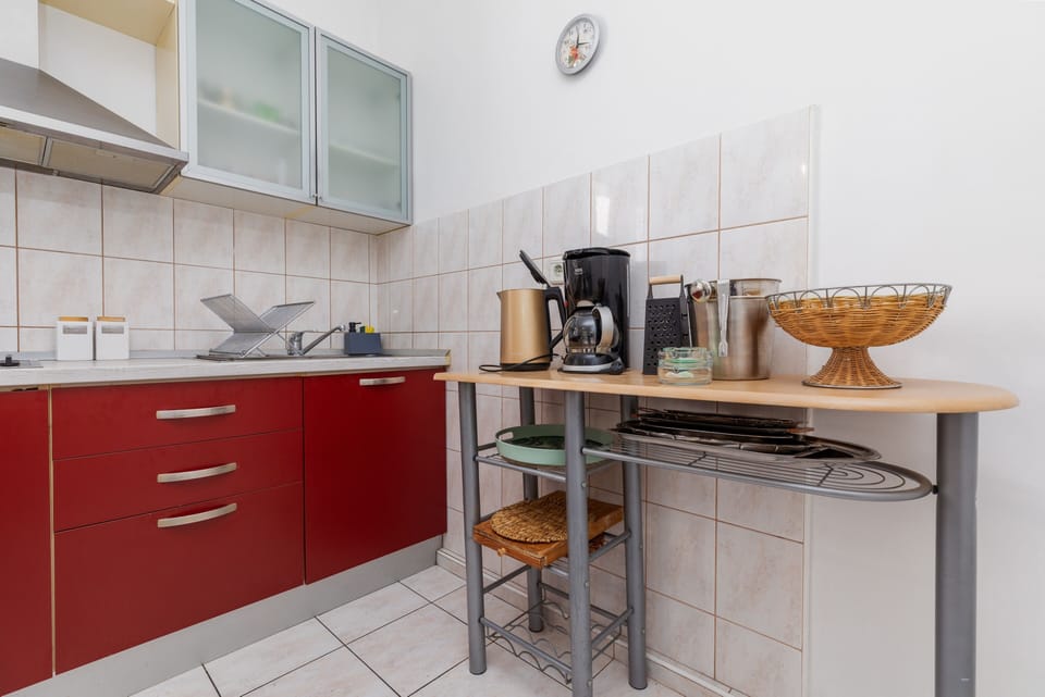 Kitchen 1