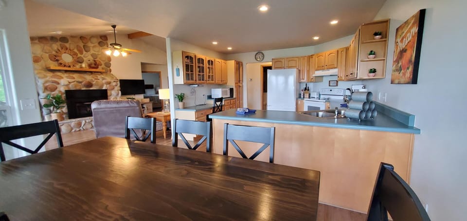 Dining area/Kitchen