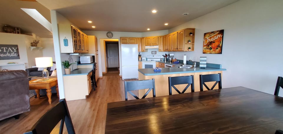 Dining area/Kitchen