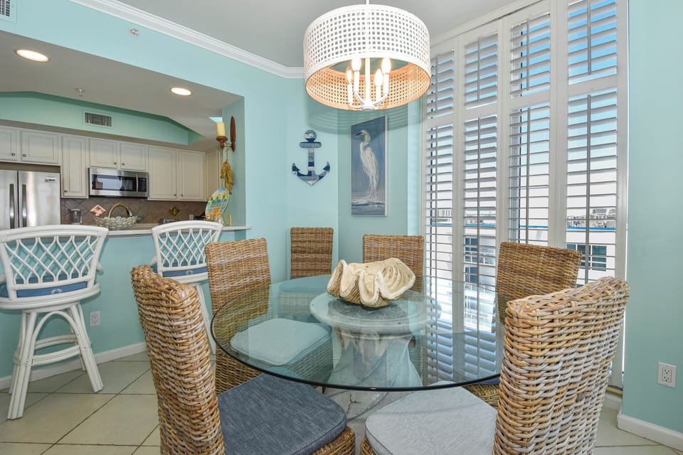 Silver Beach Towers East 1001 - Dining Area and Breakfast Bar
