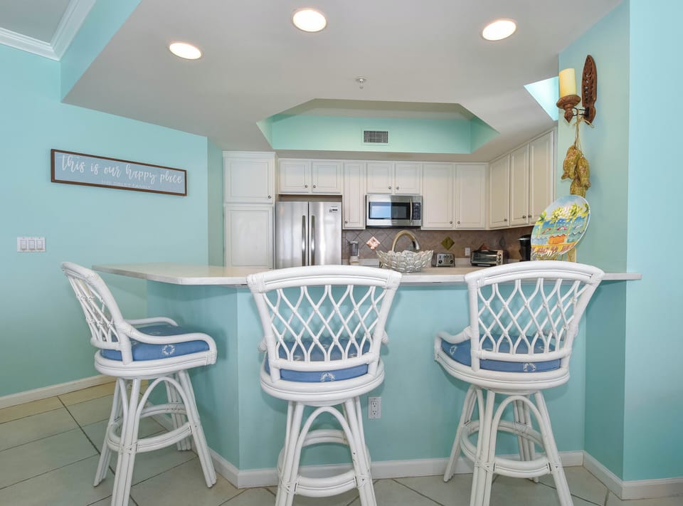 Silver Beach Towers East 1001 - Breakfast Bar