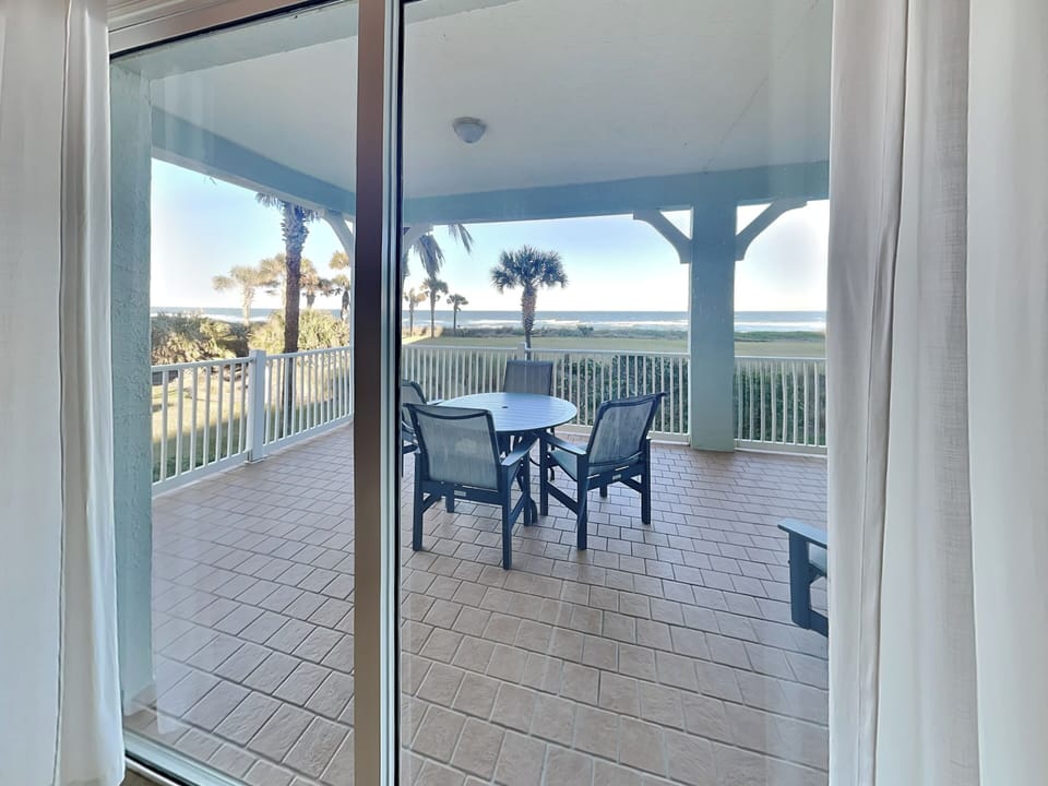 Living Room- Balcony Entrance