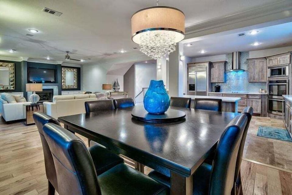 Bellissimo - Destiny East - Dining Room