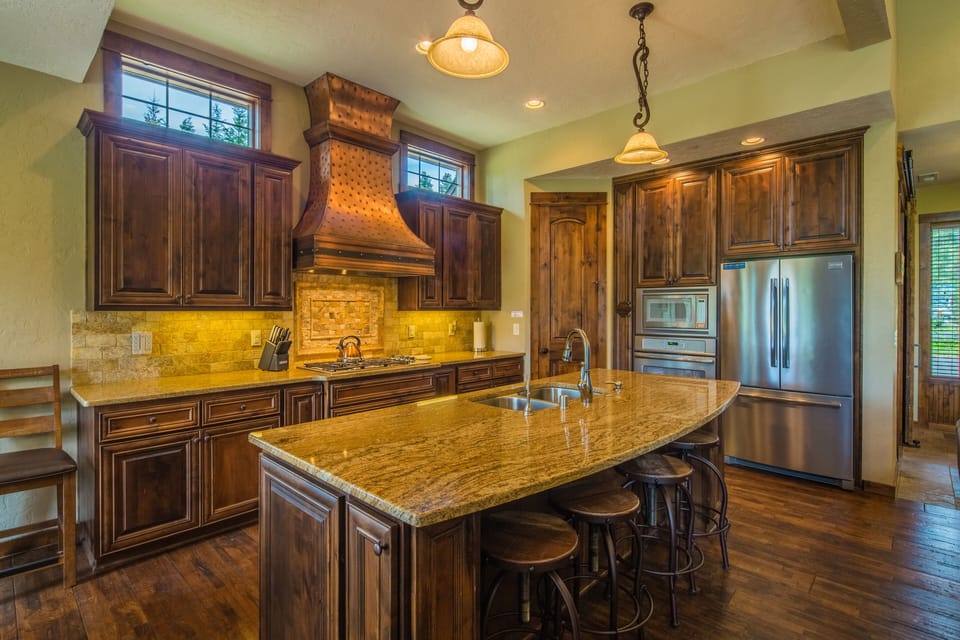 The Dew Drop Inn in Suncadia Resort - Fabulous granite and stainless kitchen with all the essentials you'll need to make fantastic in home meals.