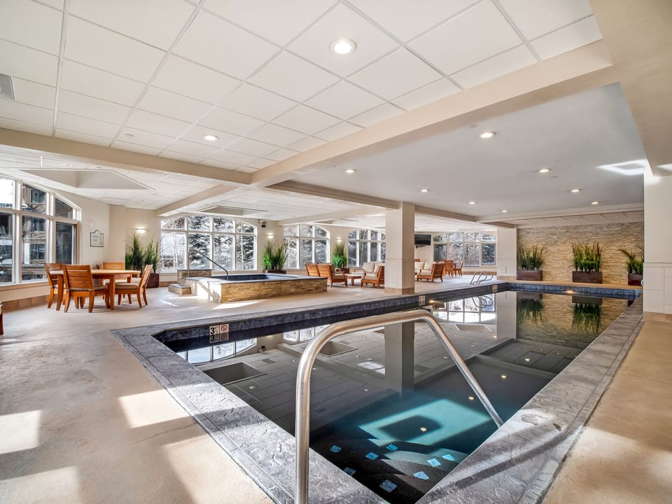 Indoor swimming pool, sauna, steam room, indoor and outdoor hot tubs. 