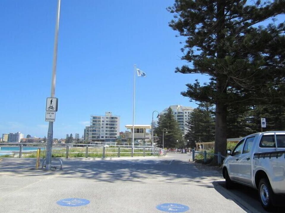 250 metre walk to Cronulla Beach