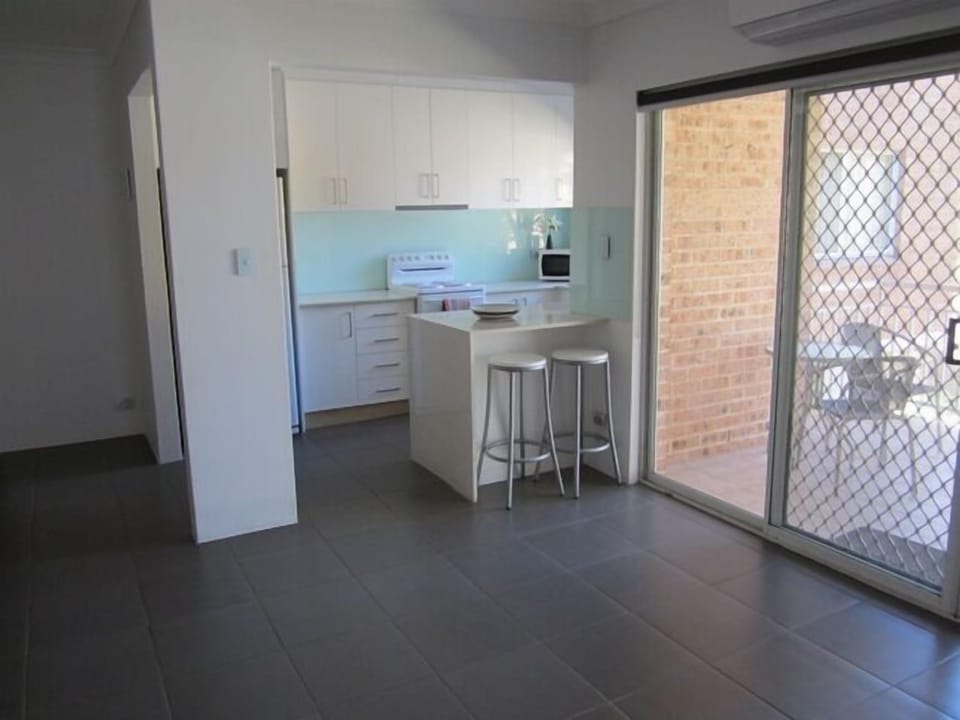 Kitchen and Bar area