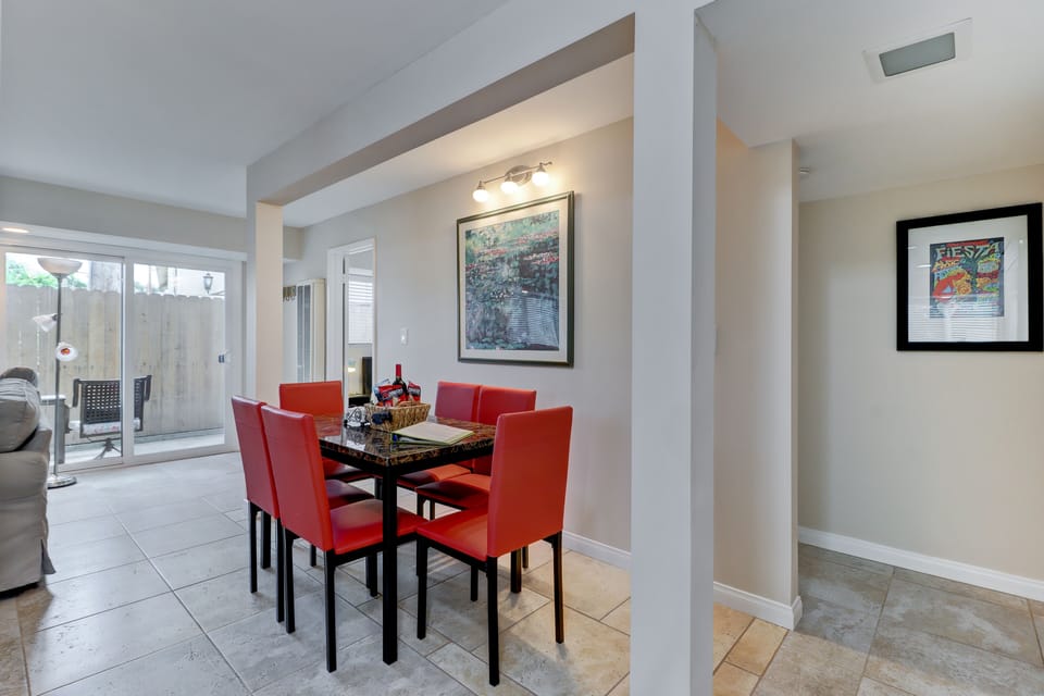 Dining Area for 6 people
