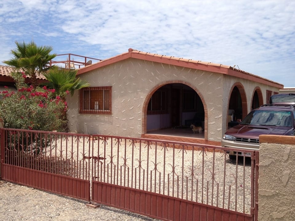 Casita with gated parking and secure yard for pet(s) 