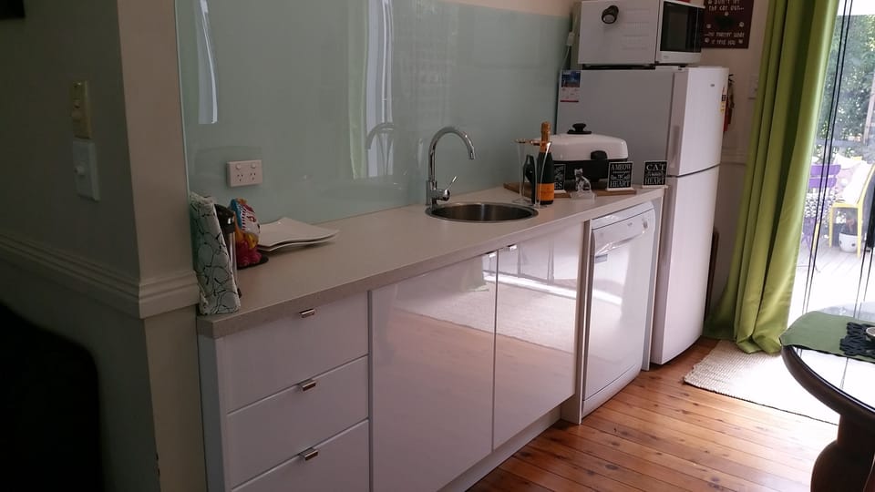 fully equipped  kitchenette 
